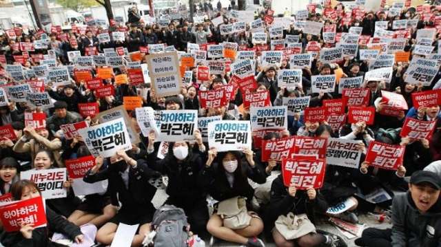 Tens of thousands to demand Park quit amid scandal 
